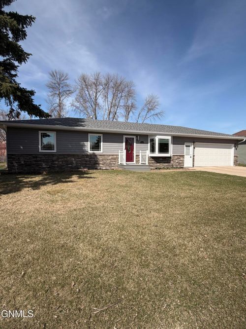 1713 5 1/2 Avenue Ne, Jamestown, ND, 58401 | Card Image