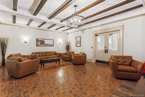 apt-1h-310 Riverside Blvd, Long Beach, NY, 11561-3591 | Card Image