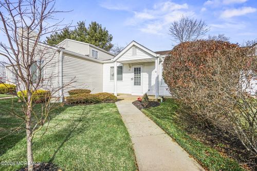 15 Greenwood Dr, Freehold, NJ, 07728-4002 | Card Image