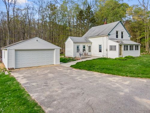 44 Bates St, North Brookfield, MA, 01535-1106 | Card Image