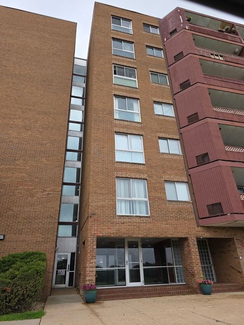 apt-402-100 Park Ave, Calumet City, IL, 60409-5022 | Card Image