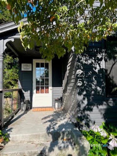 25 Pequot Ave, Mystic, CT, 06355-1711 | Card Image