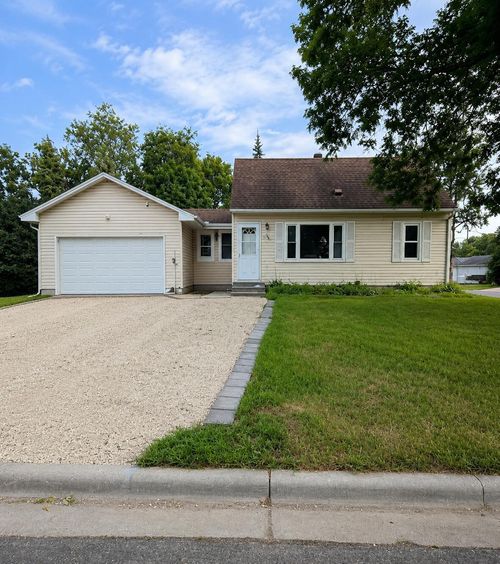 38 Circle Dr, Circle Pines, MN, 55014-1651 | Card Image