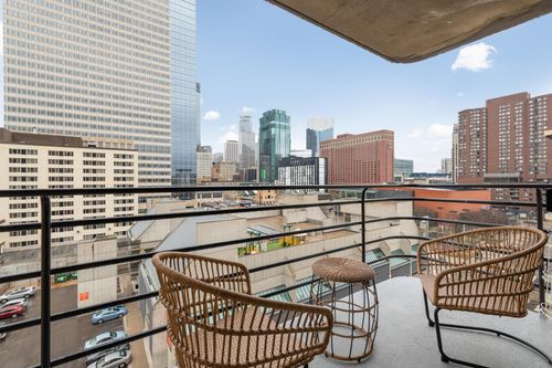 914-1200 Nicollet Mall, Minneapolis, MN, 55403-2438 | Card Image