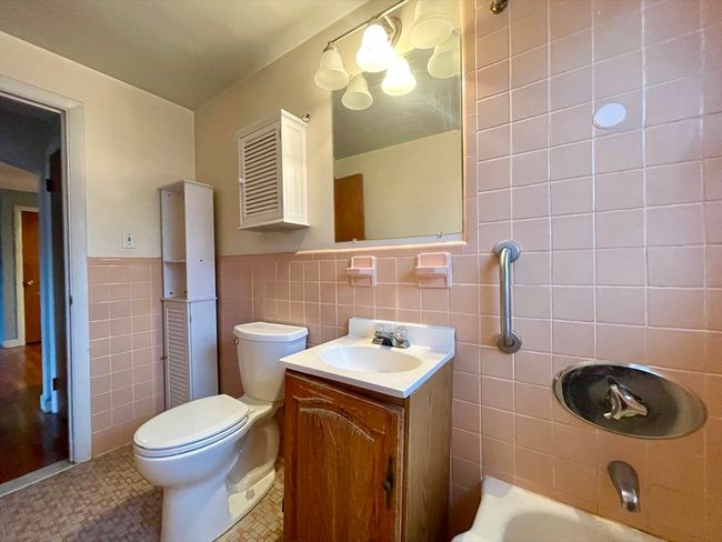 APT-9 - 39 Montvale Ave, Condo with 1 bedrooms, 1 bathrooms and 1 parking in Woburn MA | Image 4