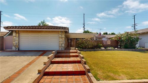 17573 Santa Cristobal St, Fountain Valley, CA, 92708-4300 | Card Image