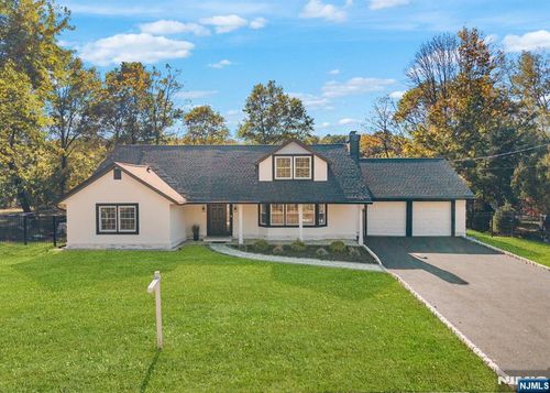 29 Thackeray Rd, Oakland, NJ, 07436-3310 | Card Image