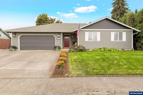 890 N 10th Pl, Aumsville, OR, 97325 | Card Image