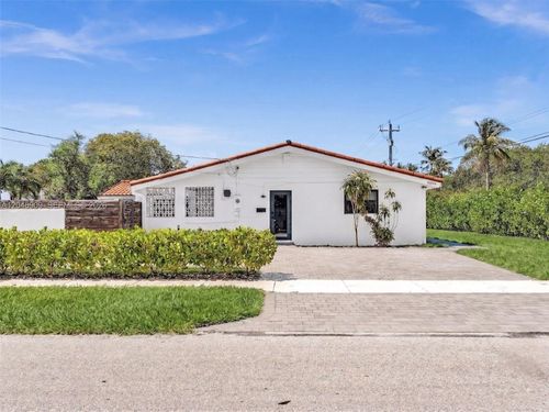 19225 Ne 18th Ave, Miami, FL, 33179 | Card Image