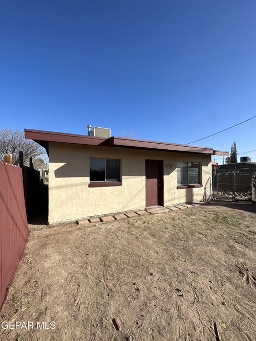 259 S Moon Rd, Socorro, TX, 79927-1819 | Card Image