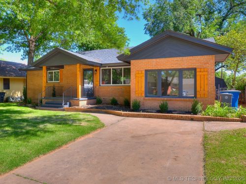 2528 E 57th St, Tulsa, OK, 74105-7516 | Card Image