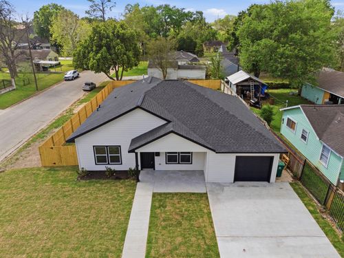 7040 Kinney St, Houston, TX, 77087-4330 | Card Image