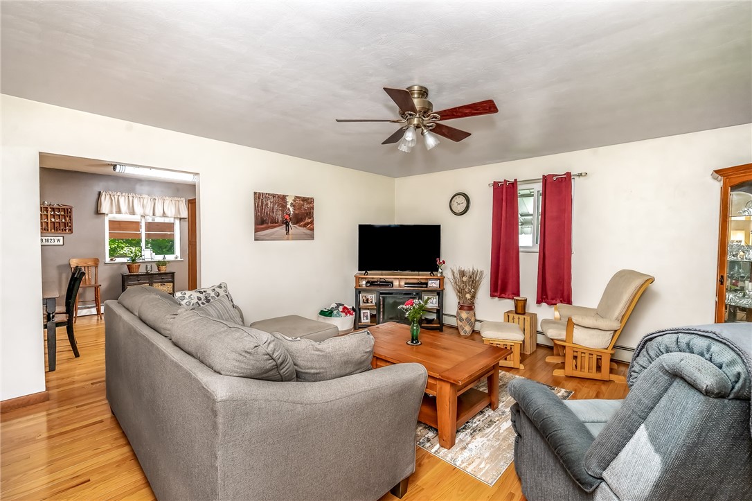 Residential in Center Twp/Homer Cty 5