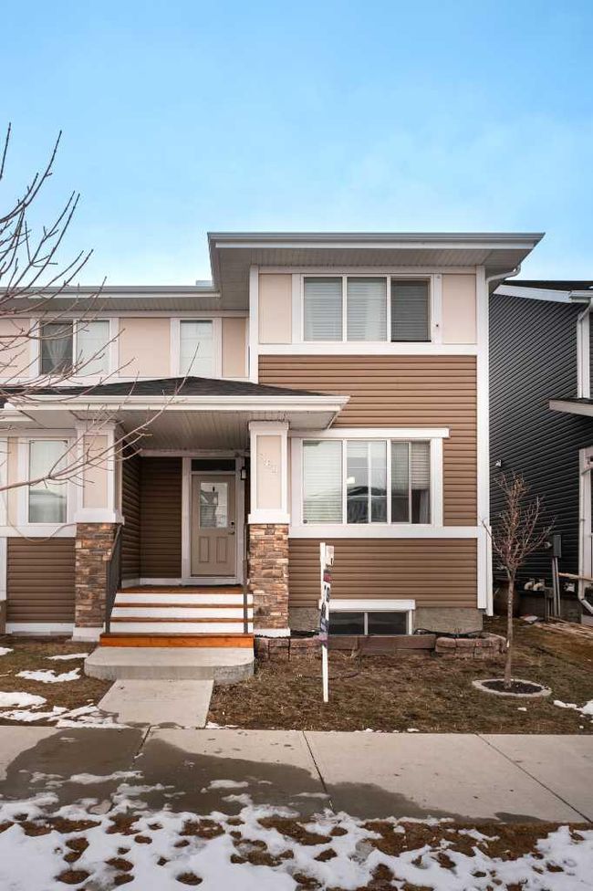 364 Redstone Drive Ne, Home with 4 bedrooms, 3 bathrooms and 2 parking in Calgary AB | Image 3