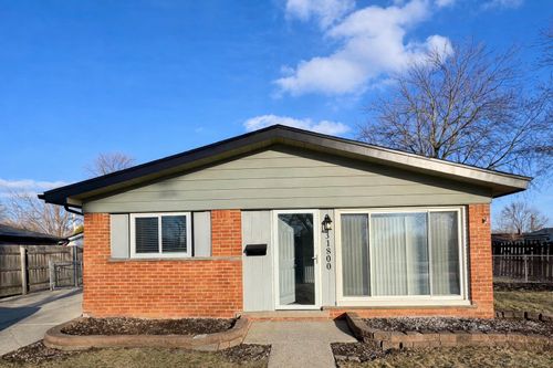 31800 Briar Ln, Saint Clair Shores, MI, 48082-1223 | Card Image