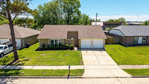 2507 Kings Chapel Rd, Friendswood, TX, 77546-2341 | Card Image