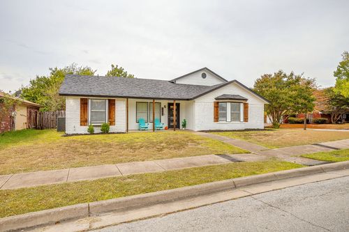 7941 Sunrise Dr, Watauga, TX, 76148-1315 | Card Image