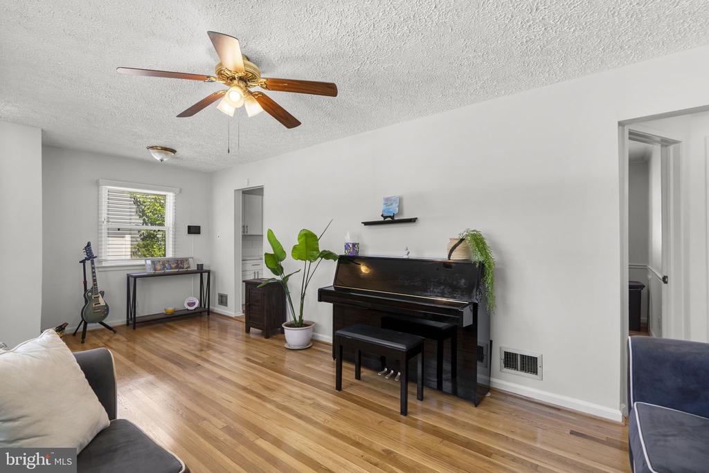 Residential in ROCKVILLE 4