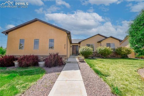 5707 Mark Twain Ln, Pueblo, CO, 81008-9707 | Card Image