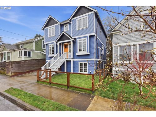 a-3515 Ne Rodney Ave, Portland, OR, 97212-2052 | Card Image