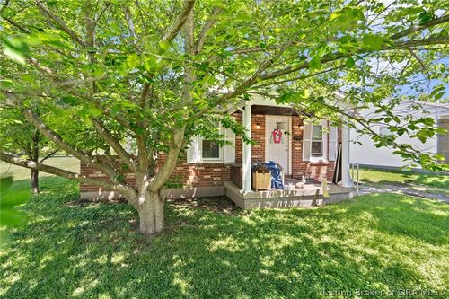 745 Cornell Ave, Clarksville, IN, 47129-2516 | Card Image
