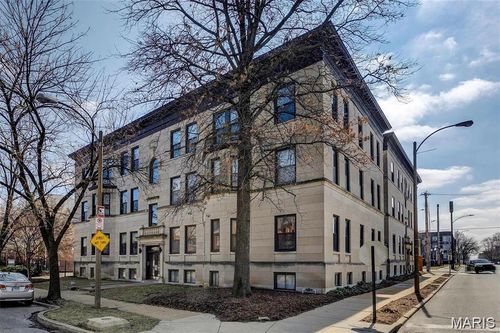 lle-4256 Maryland Ave, Saint Louis, MO, 63108-2933 | Card Image