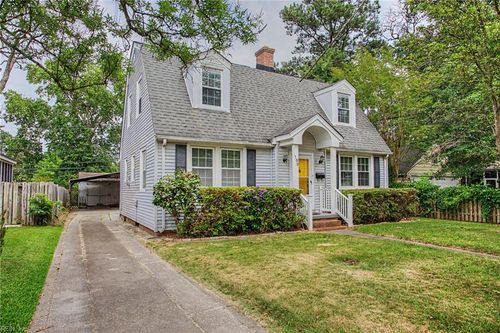 100 Chesterfield Rd, Hampton, VA, 23661-3226 | Card Image