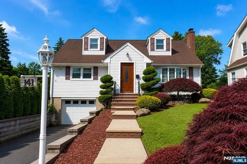 141 Coeyman Ave, Nutley, NJ, 07110-1501 | Card Image