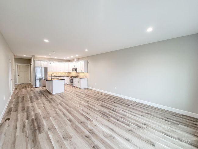 B - 2113 Powers Ave, Townhouse with 2 bedrooms, 2 bathrooms and 2 parking in Lewiston ID | Image 7