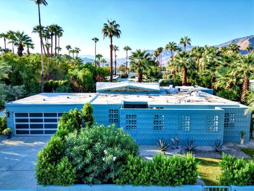 1055 E Granvia Valmonte, Palm Springs, CA, 92262-6104 | Card Image