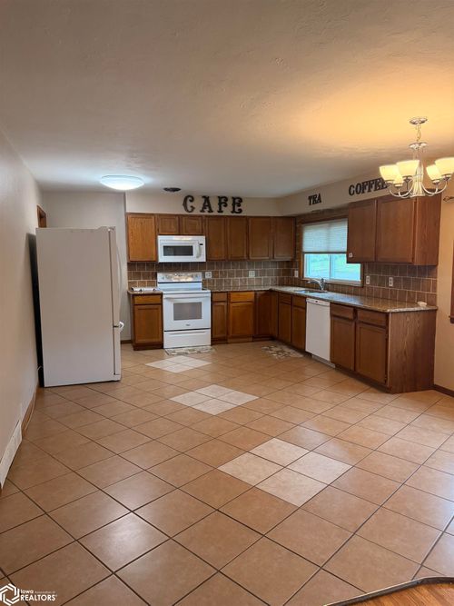 19 Morningside Drive, Denison, IA, 51442 | Card Image