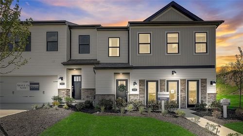 105 Delmonica Dr, Washington, PA, 15301-8224 | Card Image