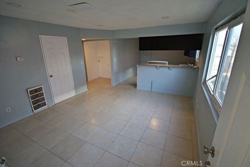 3504 Pioneer Dr, Bakersfield, CA, 93306-5649 | Card Image