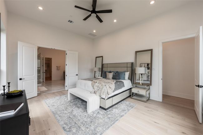 5008 Holt St, House other with 4 bedrooms, 6 bathrooms and 2 parking in Bellaire TX | Image 16