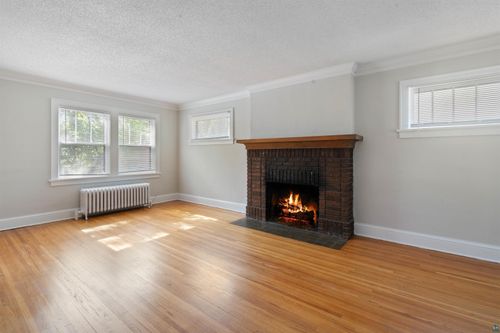 1828 Woodland Ave, Duluth, MN, 55803-2547 | Card Image