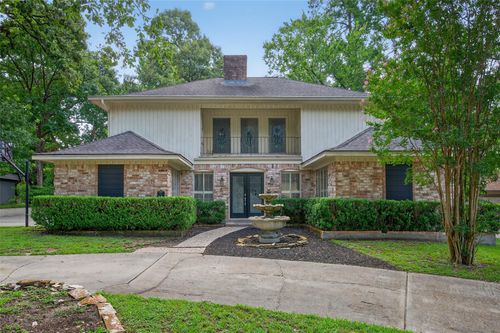 663 Ravensworth Dr, Conroe, TX, 77302-3737 | Card Image