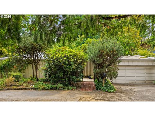 834 Sw Westwood Dr, Portland, OR, 97239-2743 | Card Image