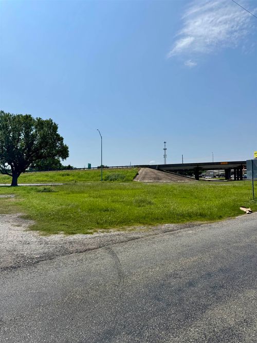 0000 32nd St, Groves, TX, 77619 | Card Image