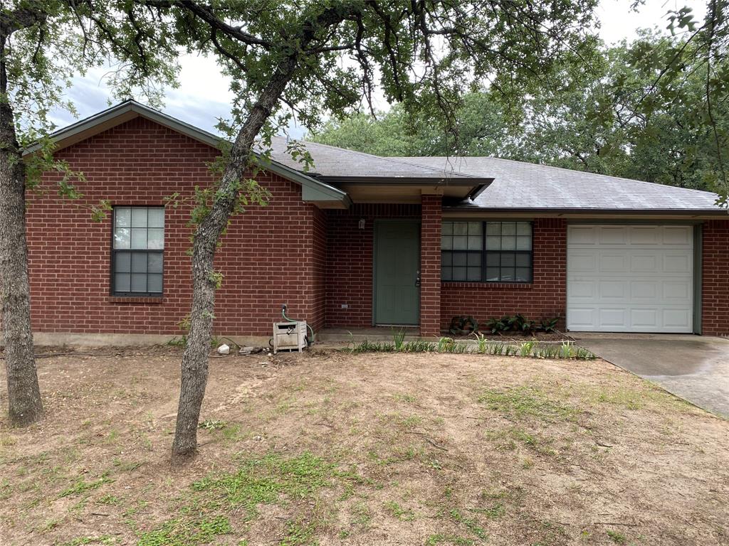 Red Oak Ct, Azle, TX 76020