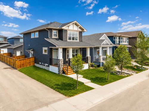 8 Bergamot St, Okotoks, AB, T1S5R9 | Card Image