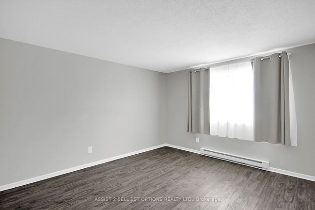 98 - 13C Woodvale Gn Crescent, Condo with 3 bedrooms, 2 bathrooms and null parking in South of Baseline to Knoxdale ON | Image 17