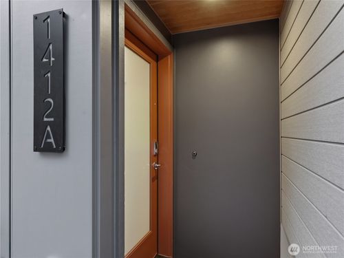 1412 A N 47th Street, Seattle, WA, 98103 | Card Image