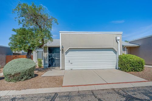 6373 N Willowhaven Drive, Tucson, AZ, 85704 | Card Image