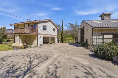 42135 San Francisquito Canyon Rd, Lake Hughes, CA, 93532 | Card Image