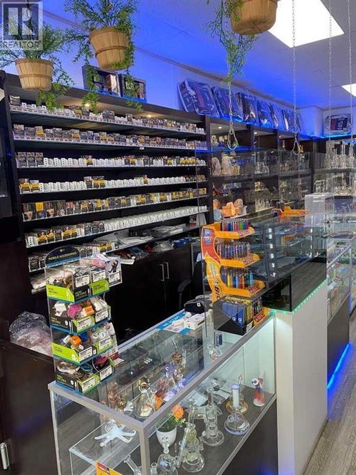 123 Vape Avenue, Calgary, AB, T2E6M6 | Card Image