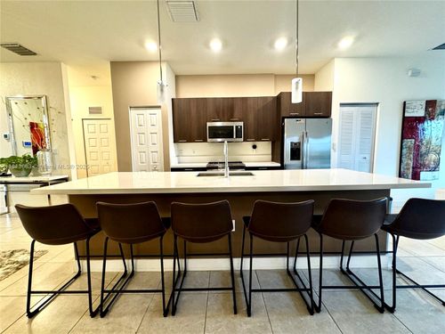apt-21-8175 Nw 104th Ave, Doral, FL, 33178-4609 | Card Image