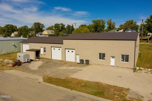 910 Main Ave, Washburn, ND, 58577 | Card Image