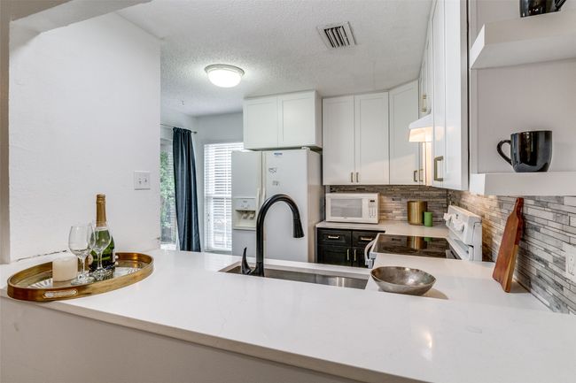 APT-6B - 5626 Preston Oaks Rd, Condo with 2 bedrooms, 2 bathrooms and null parking in Dallas TX | Image 6