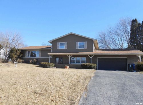 929 Idaho Ave, Davenport, IA, 52804-4815 | Card Image