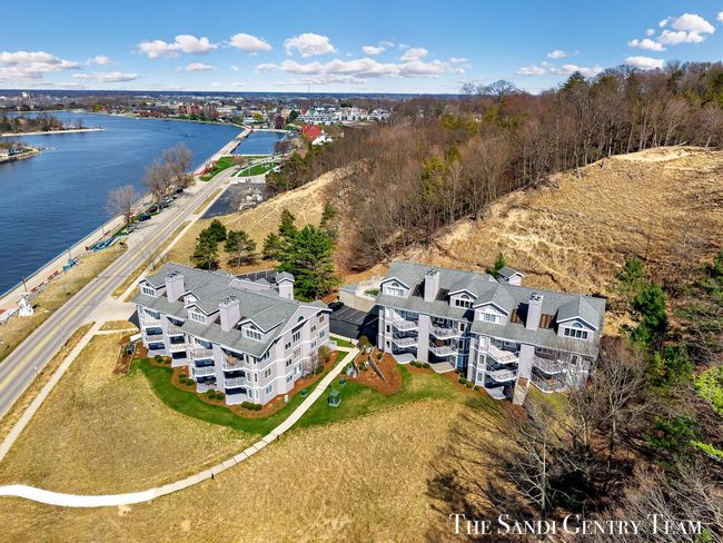 UNIT-21 - 810 S Harbor Dr, Condo with 3 bedrooms, 3 bathrooms and null parking in Grand Haven MI | Image 60